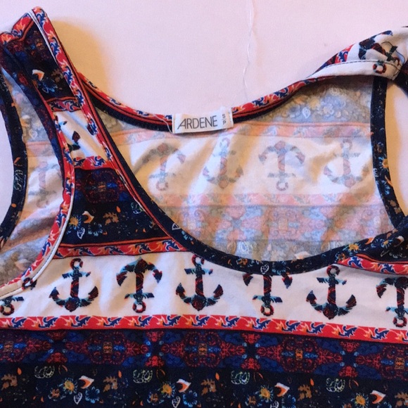 Free with purchase!! Tank top - Picture 2 of 2